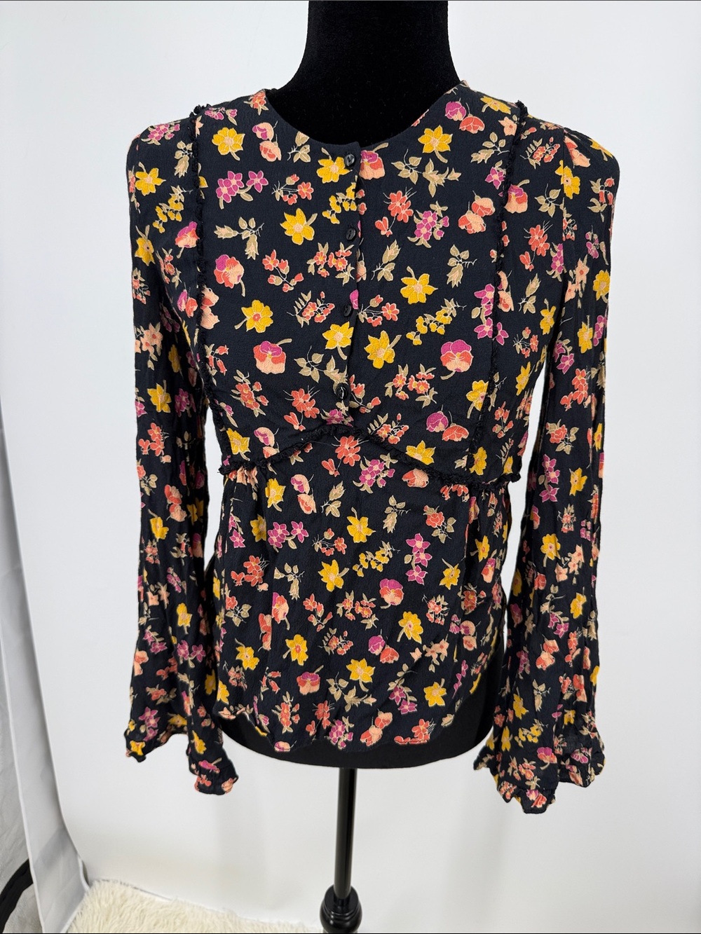 Zara Floral Long Bell-Sleeve Women's Top in Black with Pink & Yellow Flowers Sm